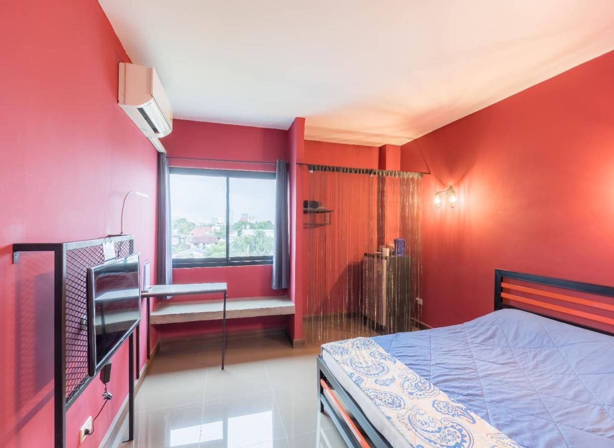 Rumluek Bangkok Bagian luar foto